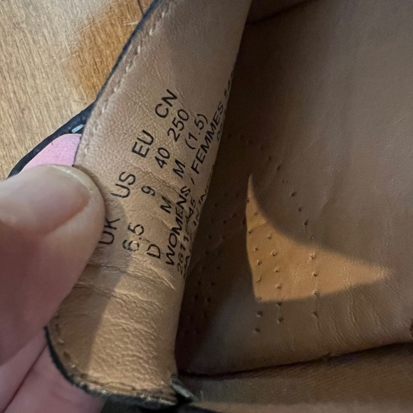 Clark’s Artisan black suede driver moc size 9M - Picture 3 of 4